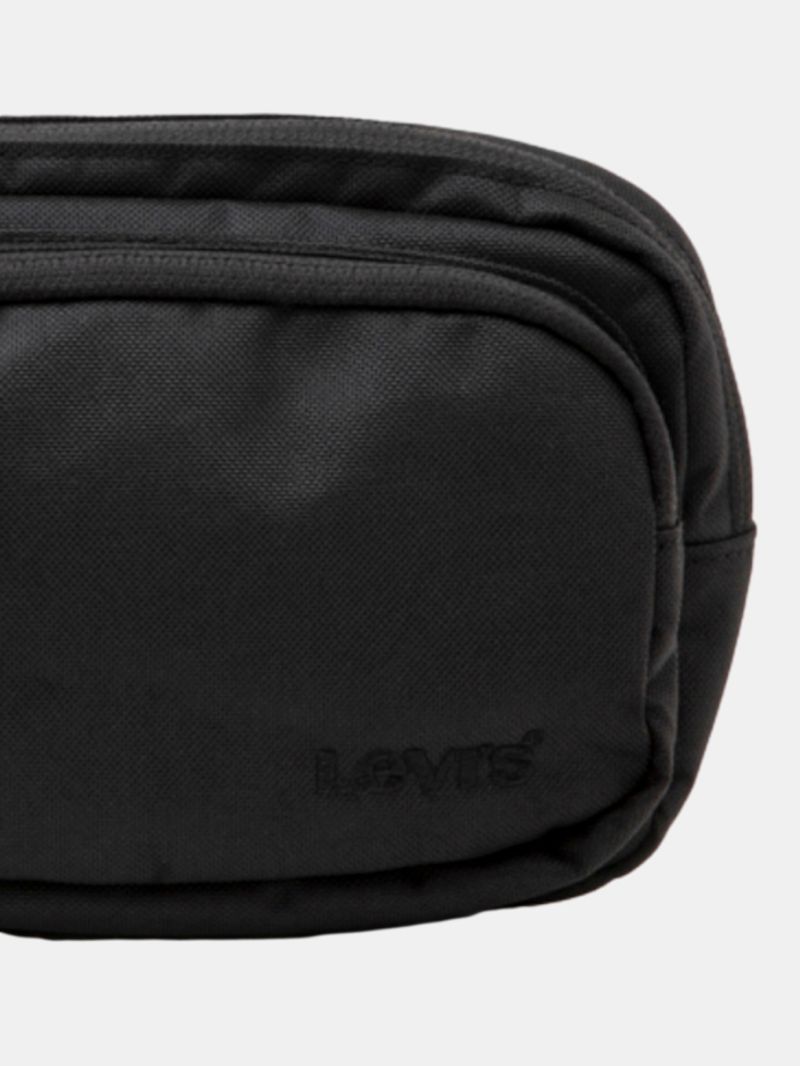 Riñonera levis negra sale