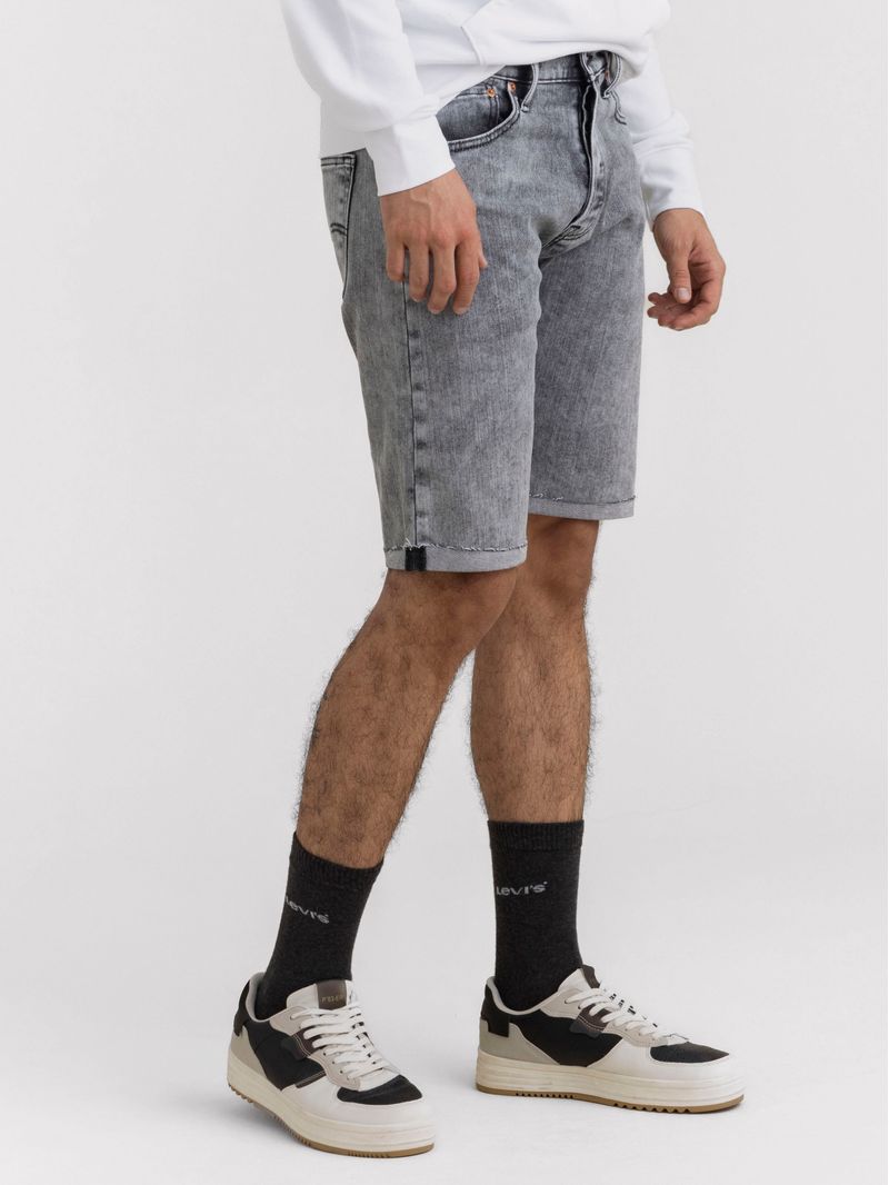 Bermudas levis para hombre outlet